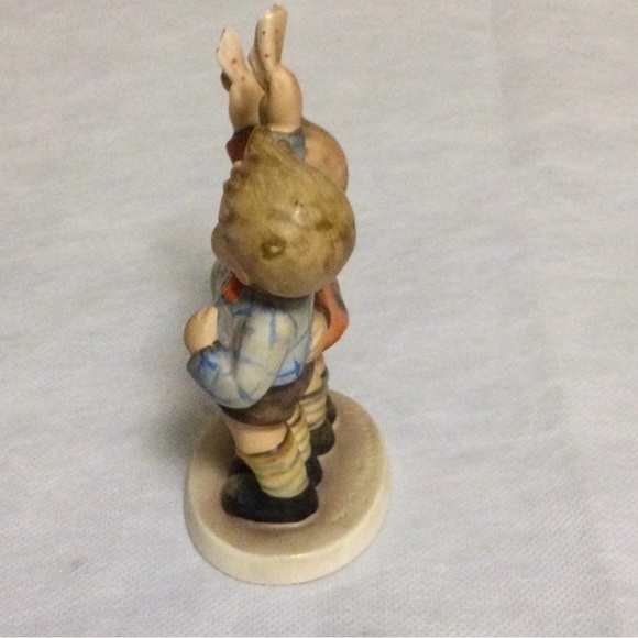 Goebel Hummel Figurine’s Waving Good Bye - Picture 3 of 9